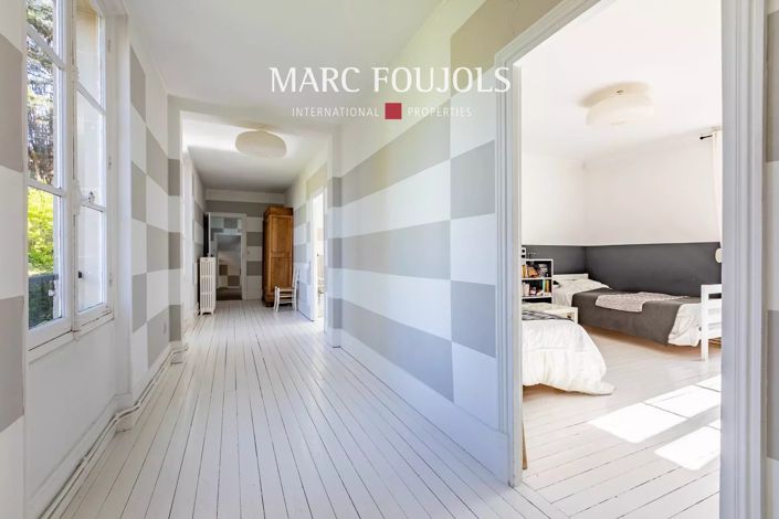 Image No.25-6 Bed House for sale