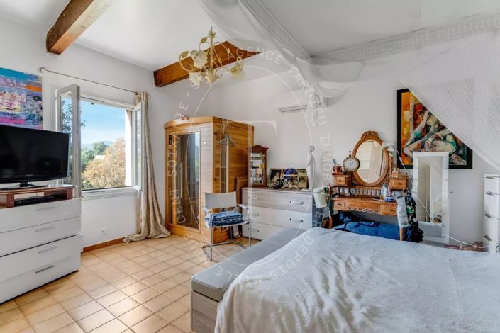 Image No.7-6 Bed House for sale