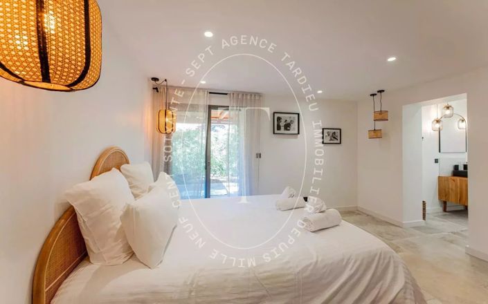 Image No.9-5 Bed House for sale