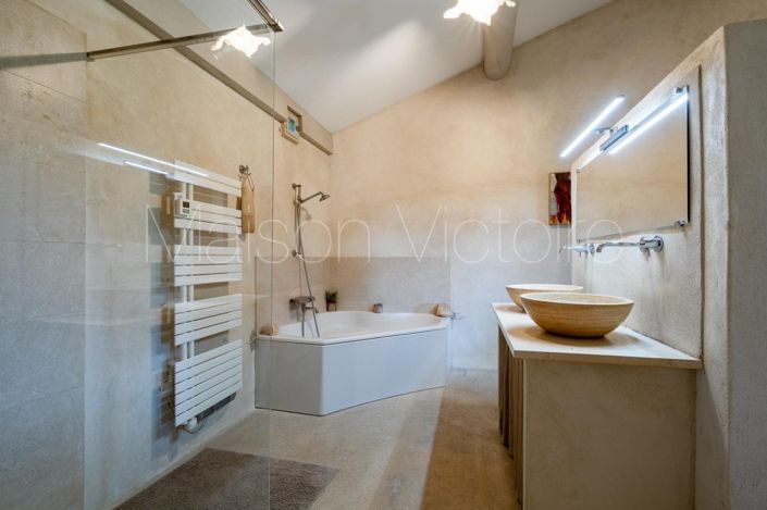 Image No.18-4 Bed House for sale