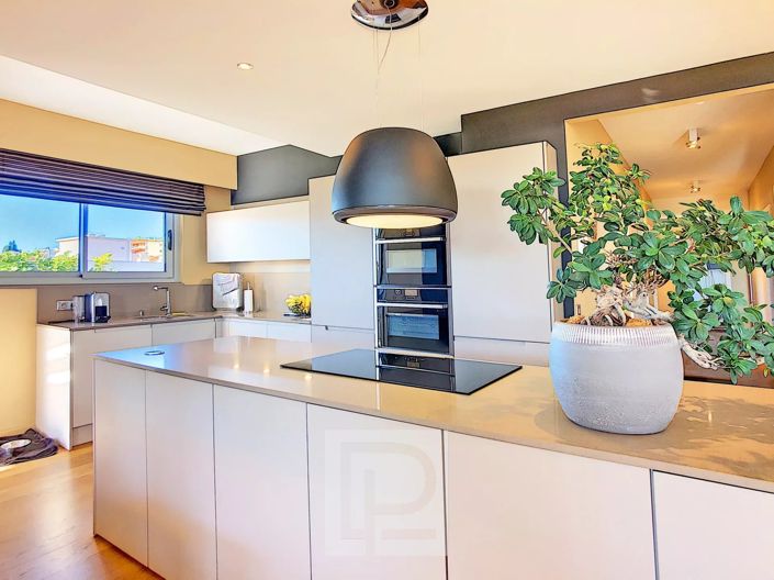 Image No.12-3 Bed Apartment for sale