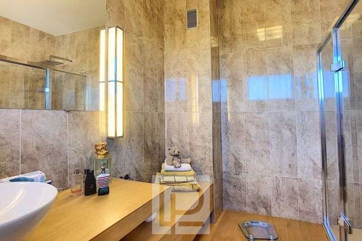 Image No.7-3 Bed Apartment for sale