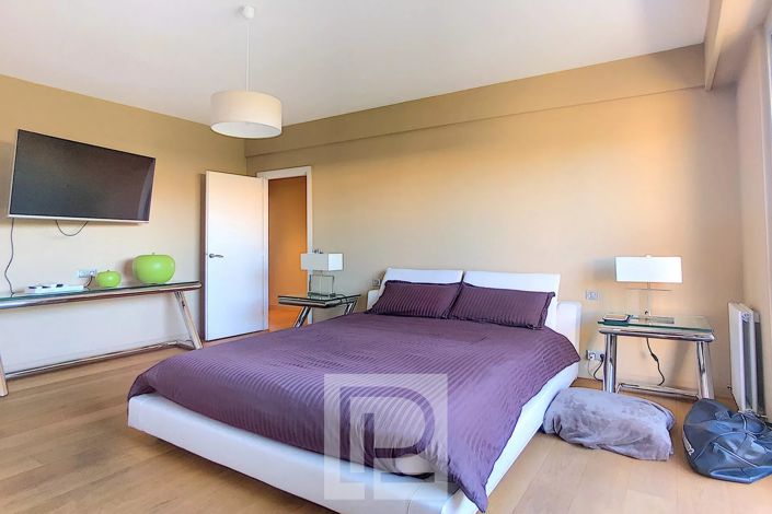 Image No.10-3 Bed Apartment for sale