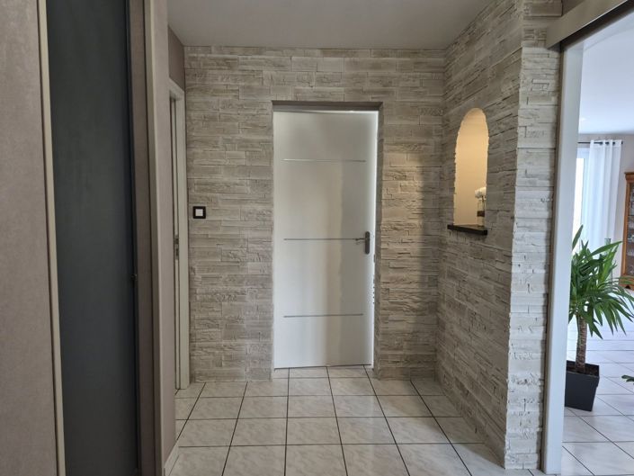 Image No.3-4 Bed House for sale