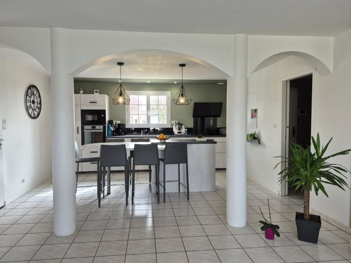 Image No.5-4 Bed House for sale