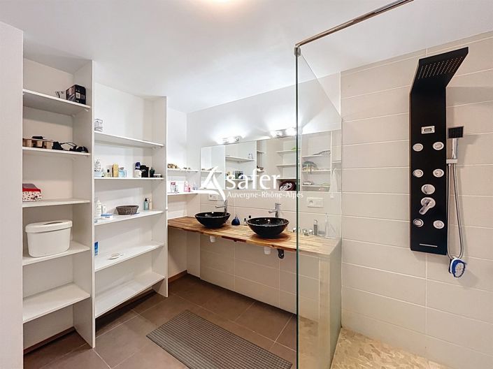 Image No.15-3 Bed House for sale