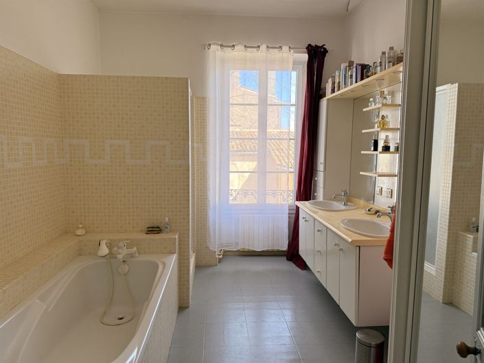 Image No.16-4 Bed House for sale