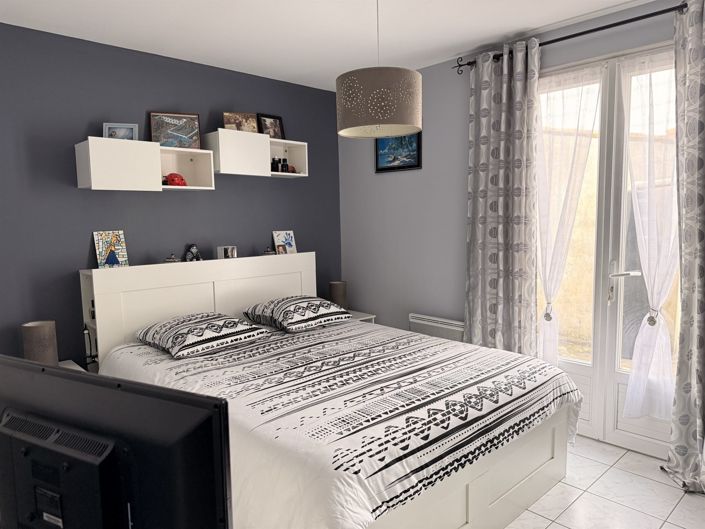 Image No.10-3 Bed House for sale