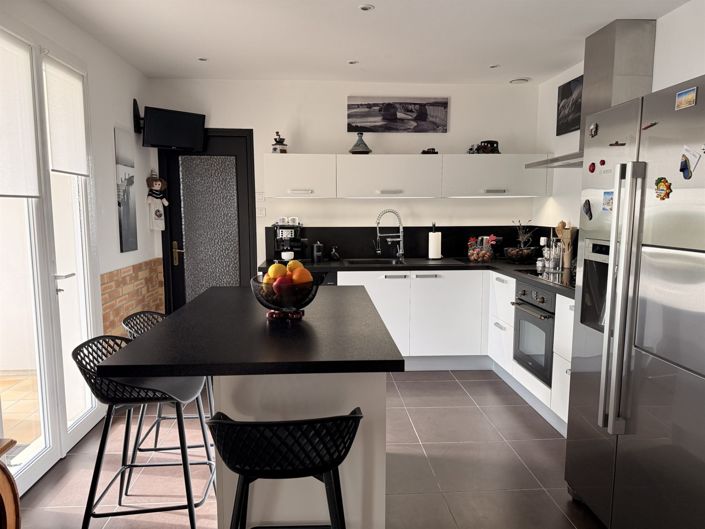 Image No.6-3 Bed House for sale