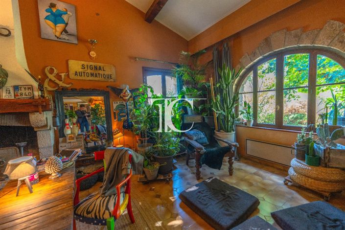 Image No.5-2 Bed House for sale