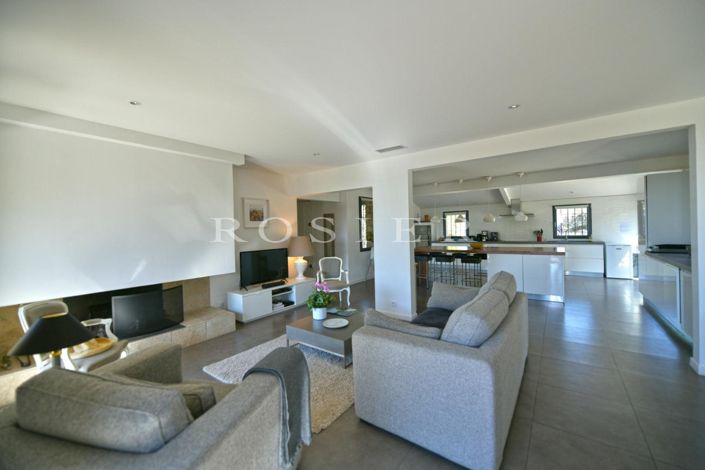 Image No.4-5 Bed House for sale