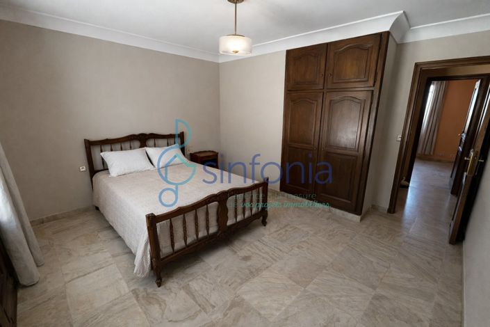 Image No.10-5 Bed House for sale