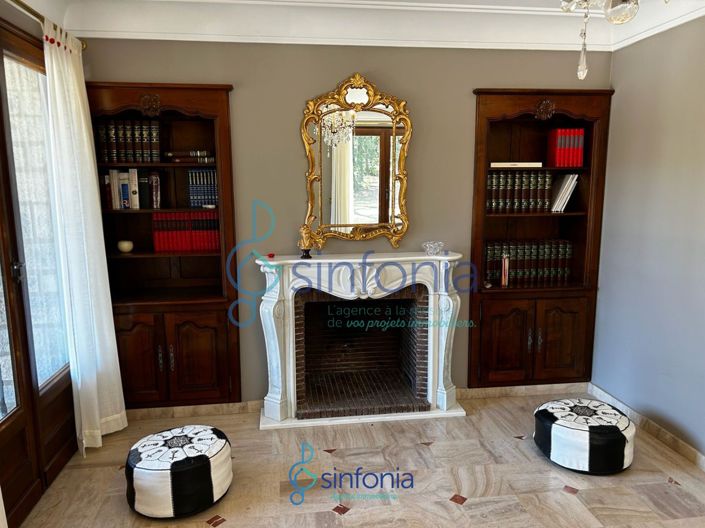 Image No.8-5 Bed House for sale