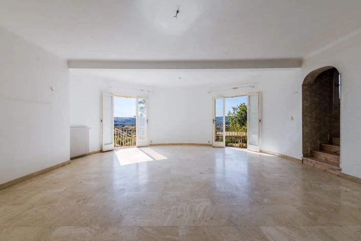 Image No.11-5 Bed House for sale