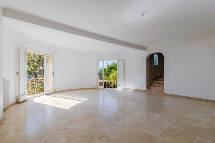 Image No.12-5 Bed House for sale