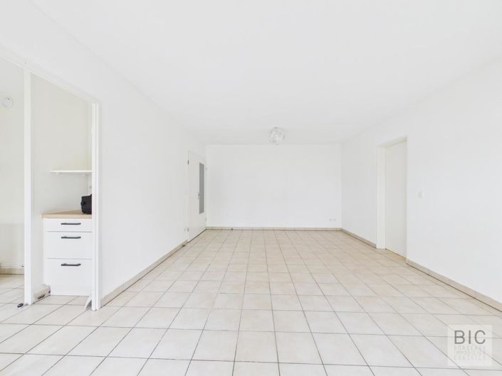 Image No.12-3 Bed Apartment for sale