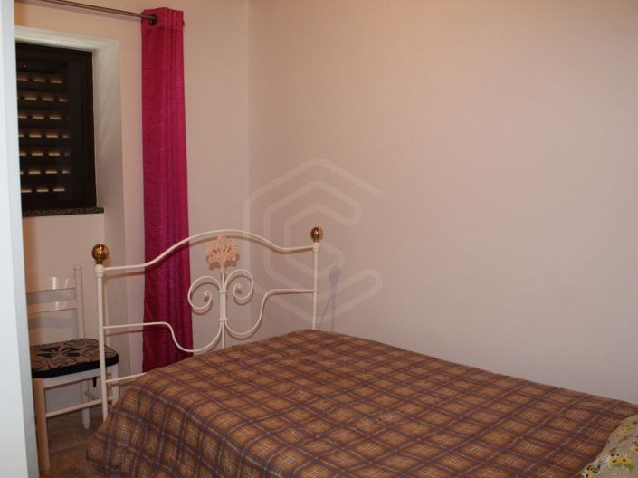 Image No.12-2 Bed House for sale