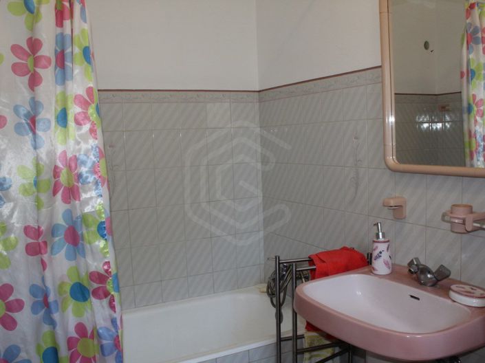 Image No.17-2 Bed House for sale