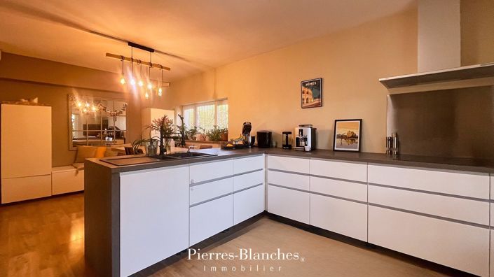 Image No.5-Maison de 4 chambres à vendre à Nîmes