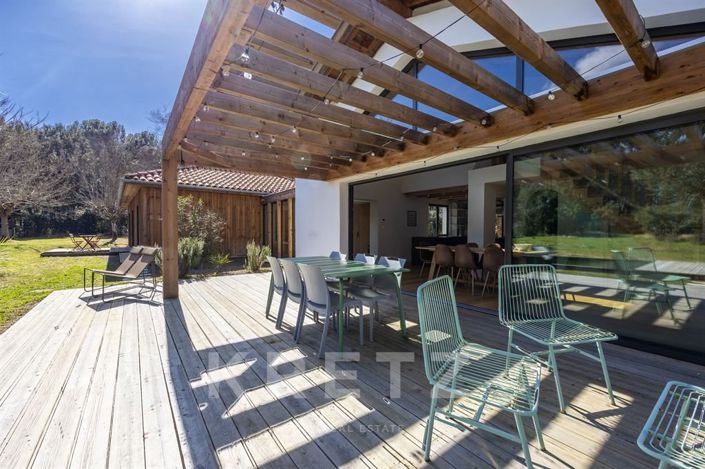 Image No.3-4 Bed House for sale