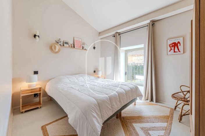 Image No.10-4 Bed House for sale