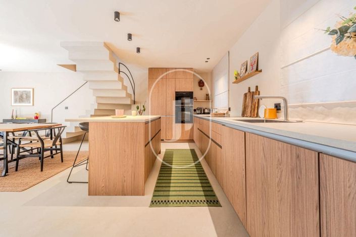 Image No.7-4 Bed House for sale