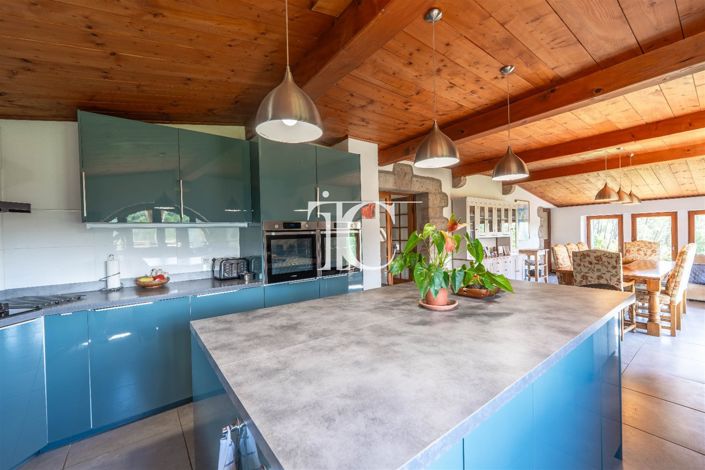 Image No.12-8 Bed House for sale