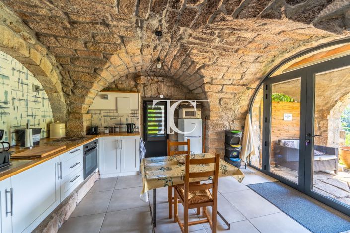 Image No.20-8 Bed House for sale