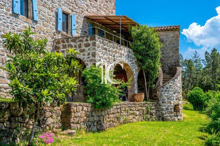 Image No.36-8 Bed House for sale