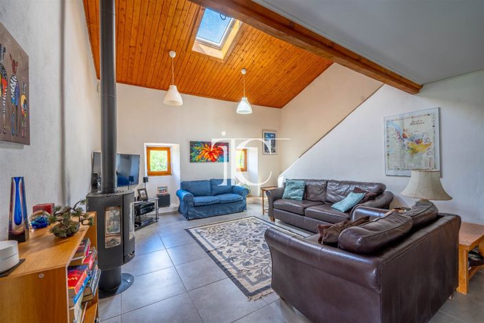 Image No.6-8 Bed House for sale