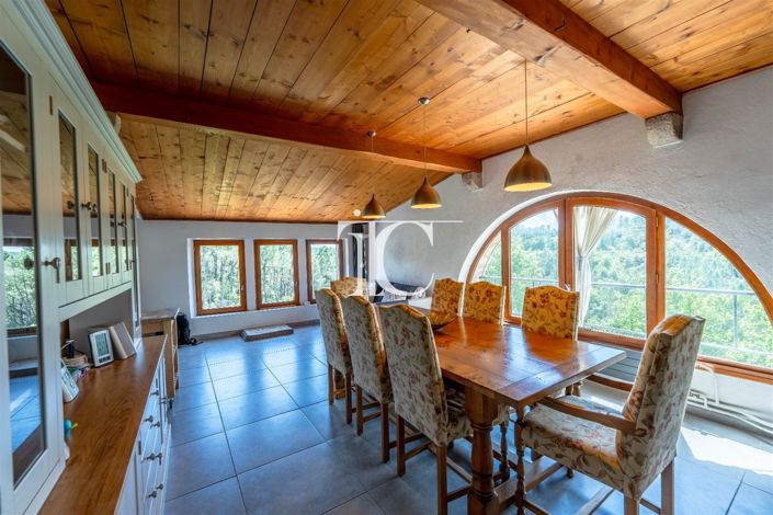 Image No.7-8 Bed House for sale