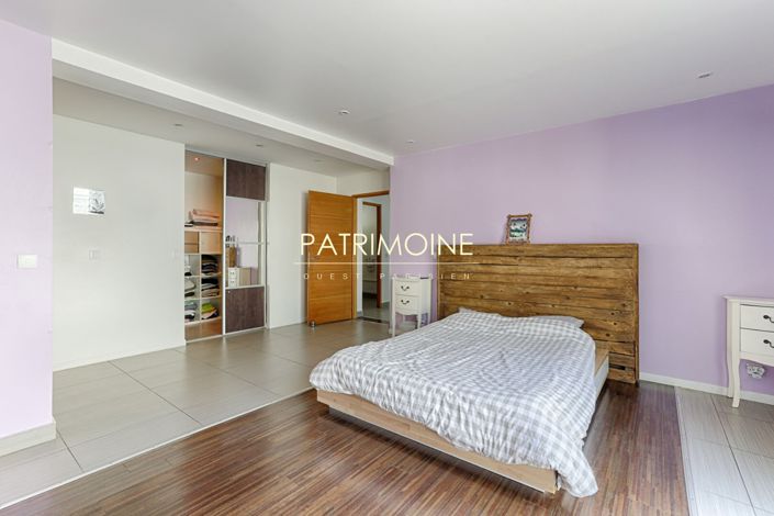 Image No.12-8 Bed House for sale