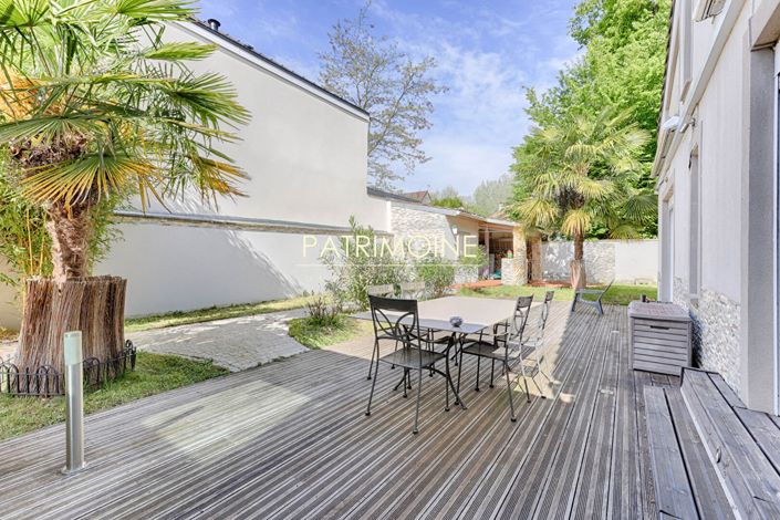 Image No.17-8 Bed House for sale