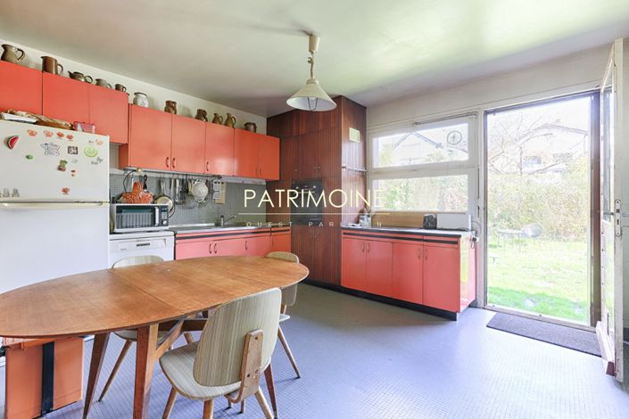 Image No.10-7 Bed House for sale