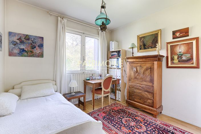 Image No.13-7 Bed House for sale