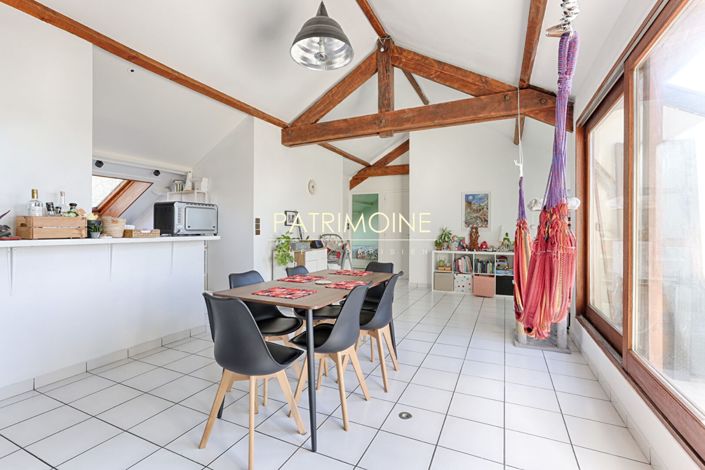Image No.17-7 Bed House for sale