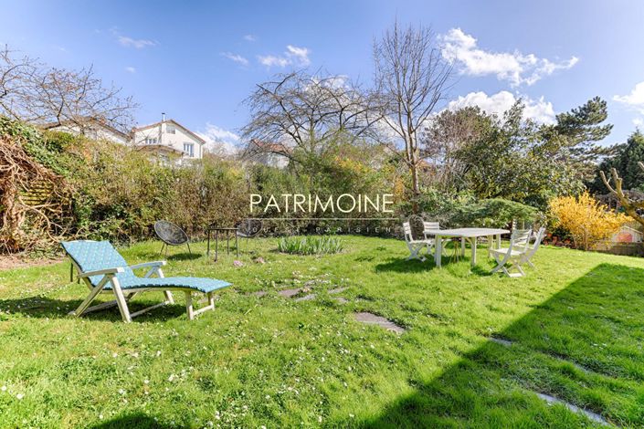 Image No.5-7 Bed House for sale