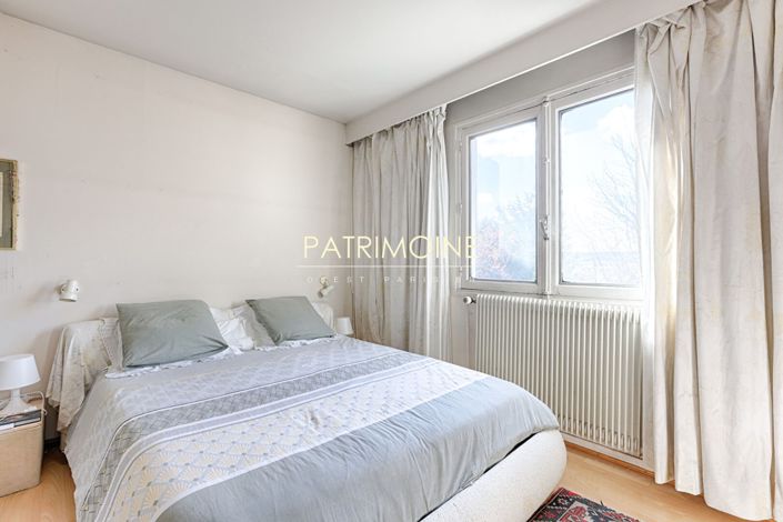 Image No.8-7 Bed House for sale