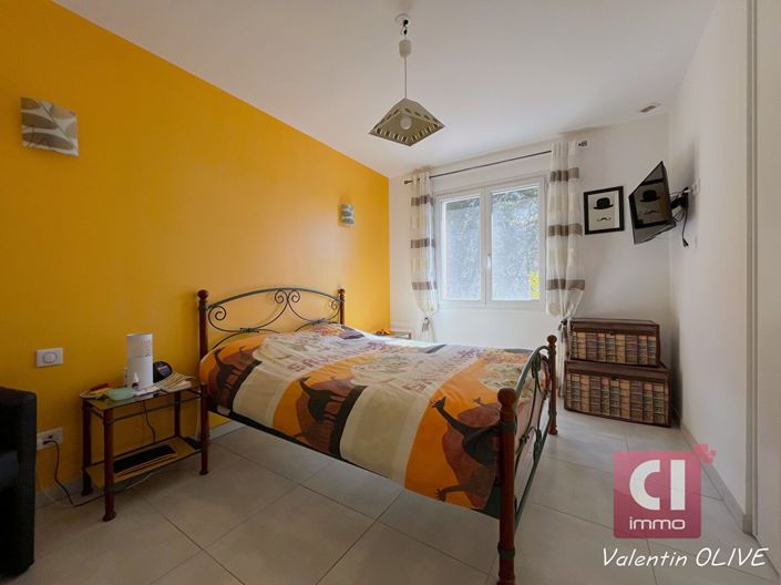 Image No.10-2 Bed House for sale