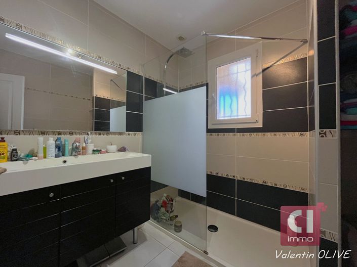 Image No.11-2 Bed House for sale