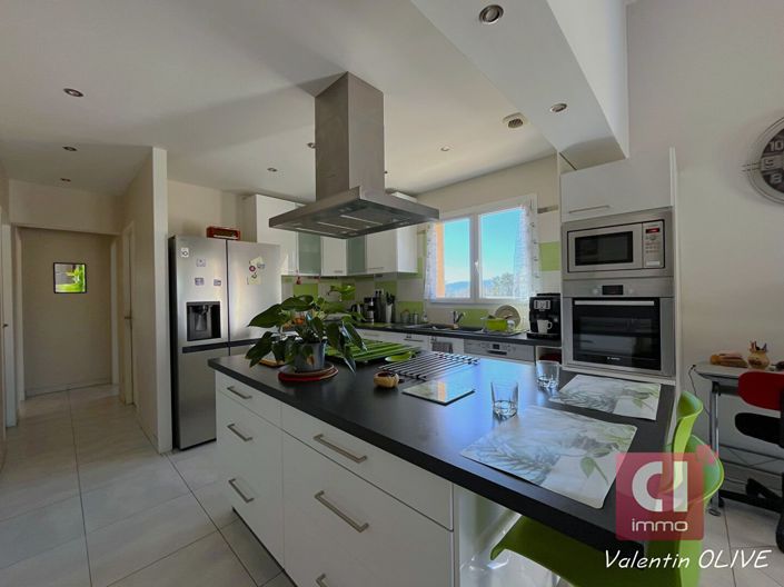 Image No.5-2 Bed House for sale