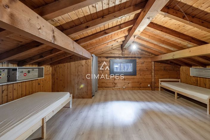 Image No.12-2 Bed House for sale