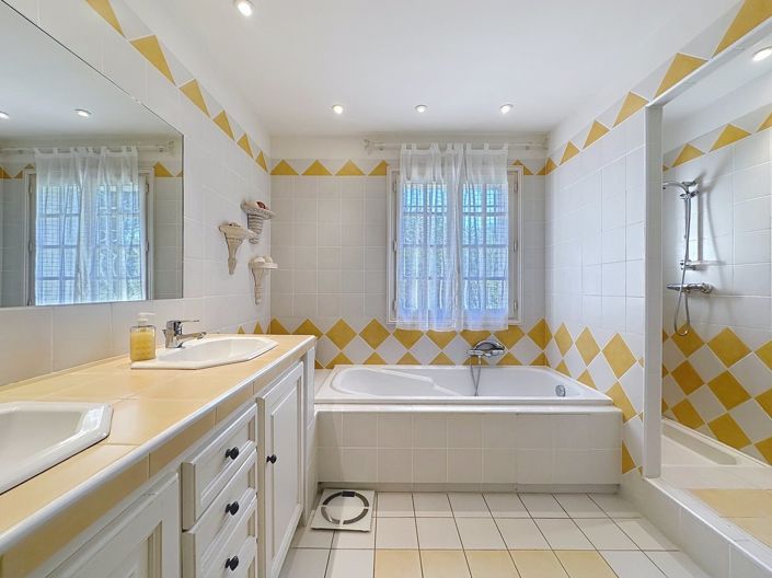 Image No.18-Maison de 5 chambres à vendre à Saint-Raphael