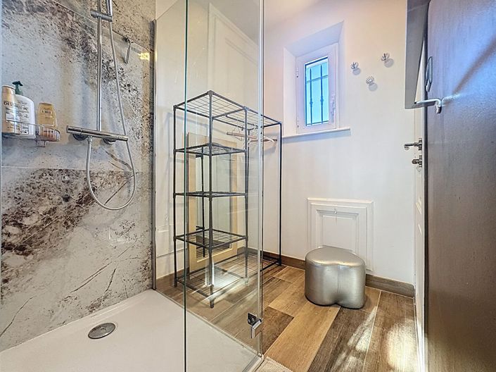 Image No.17-3 Bed House for sale