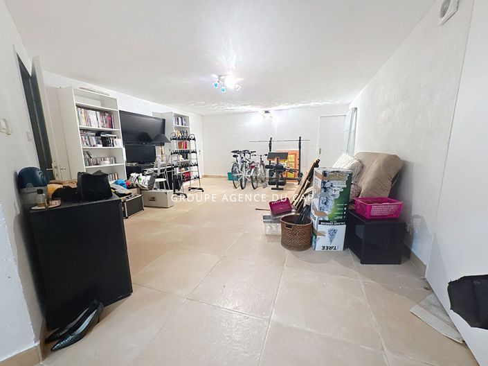 Image No.18-3 Bed House for sale