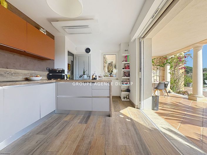 Image No.7-3 Bed House for sale