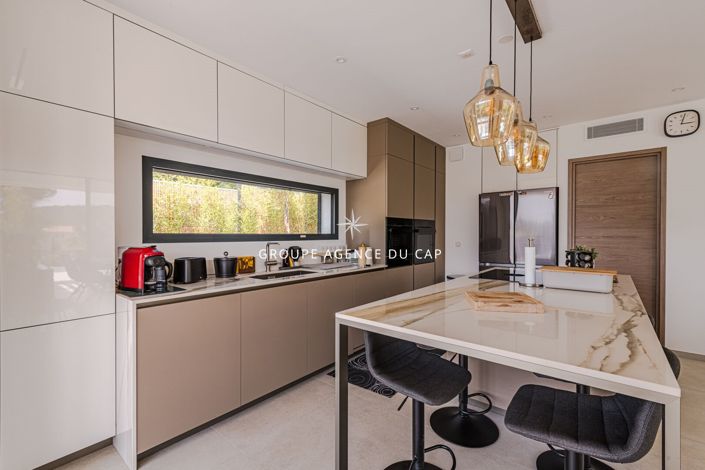 Image No.6-Maison de 4 chambres à vendre à Saint-Raphael