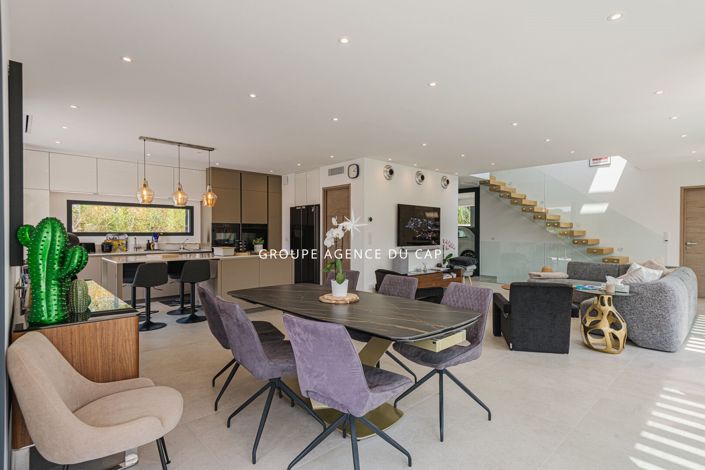 Image No.8-Maison de 4 chambres à vendre à Saint-Raphael