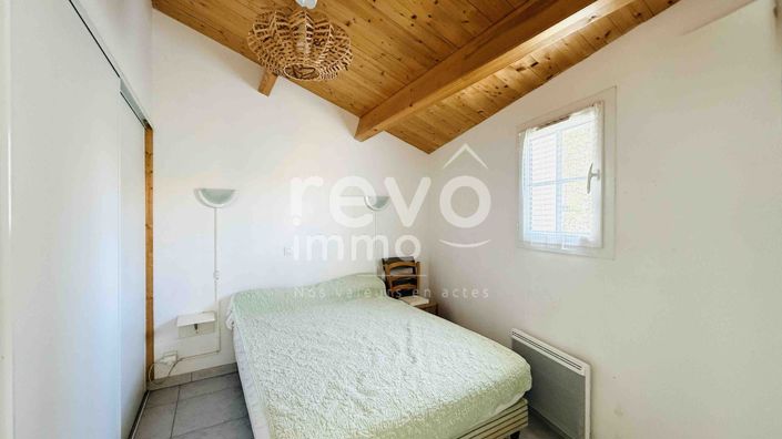 Image No.5-2 Bed House for sale