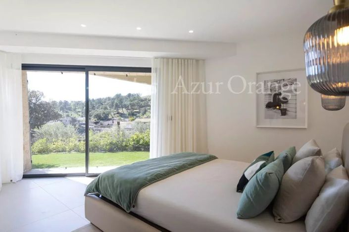 Image No.10-5 Bed House for sale